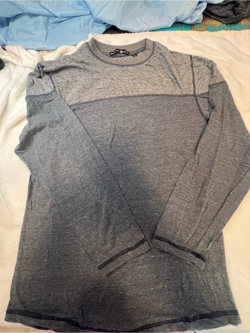 Beverly Hills Polo Club Two-Tone Heather Gray Long-Sleeve Crew